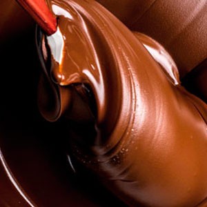 coberturas de chocolates de diversos sabores y colores